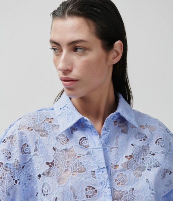 2NDDAY Austinas Broderie Top in Cashmere Blue