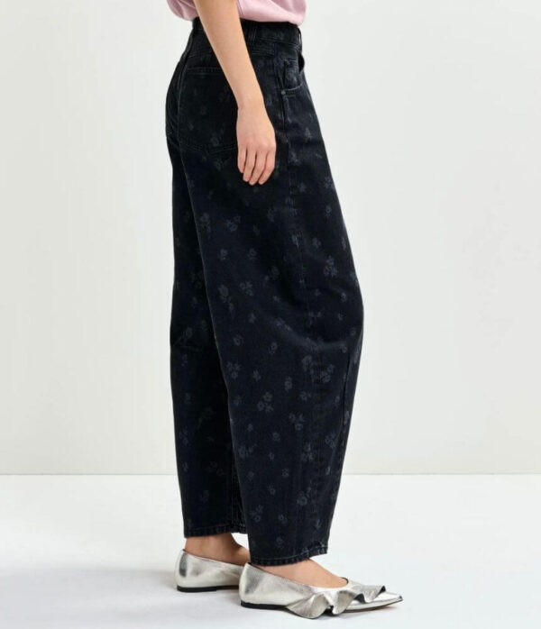 Essentiel Antwerp Barrel Leg Jeans in Black