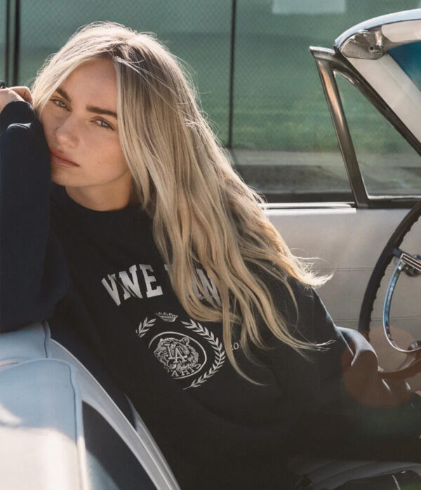 Annie Bing Miles Sweatshirt Collegiate in Vintage Black