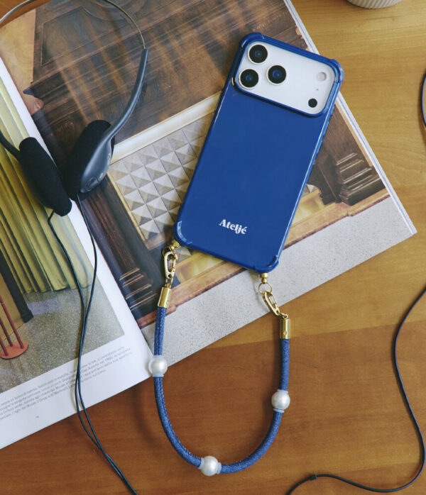 Atelje Short Phone Cord in Favorite Jeans Blue