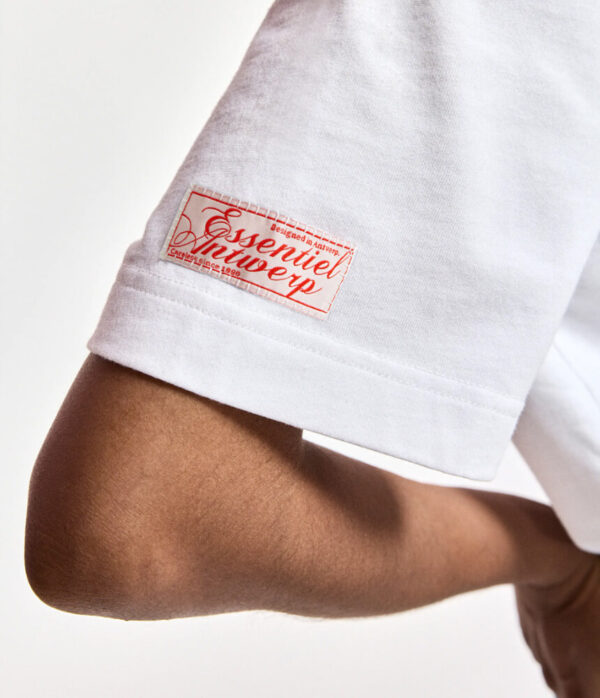 Essentiel Antwerp Kort Tee Shirt with Logo Label in White