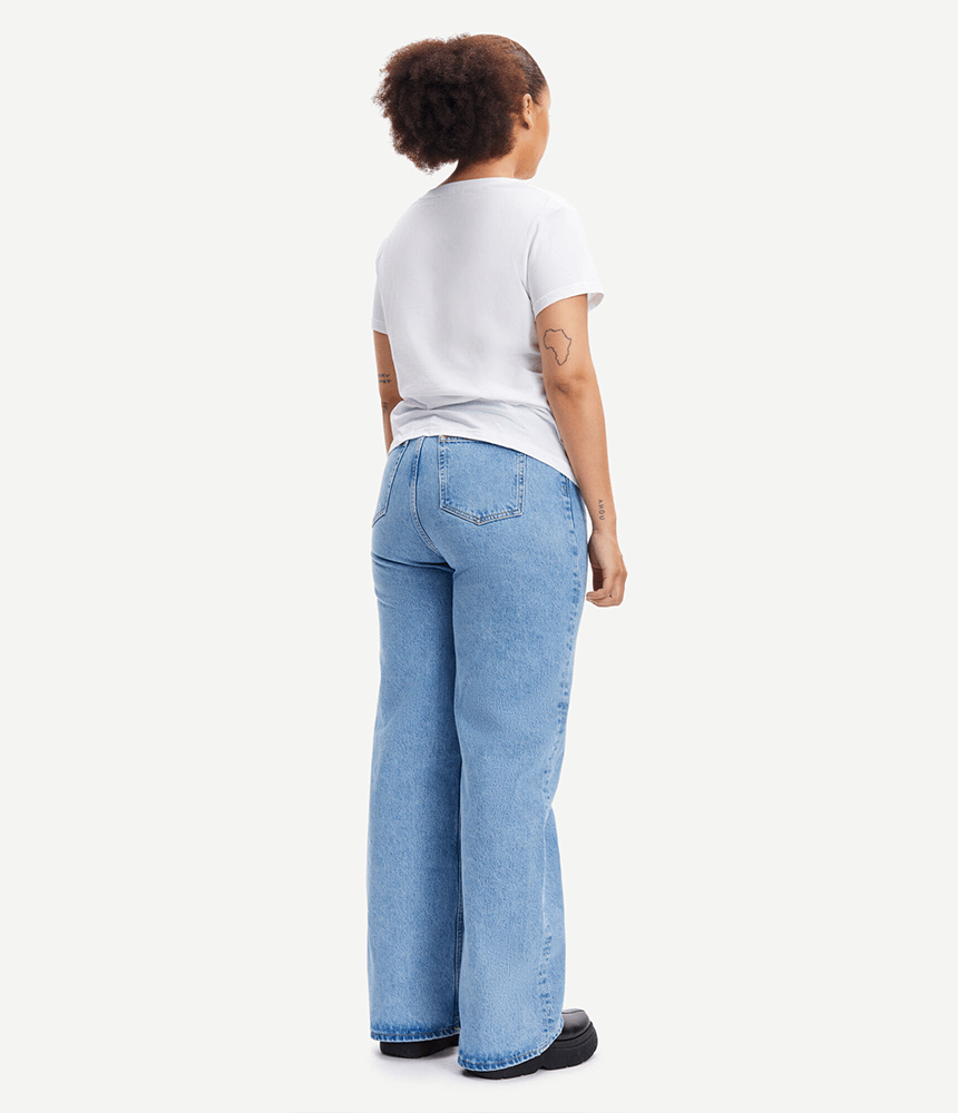 Samsoe Samsoe Solly V Neck Tee in White